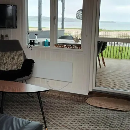 Strandlejlighed Med Havudsigt شقة